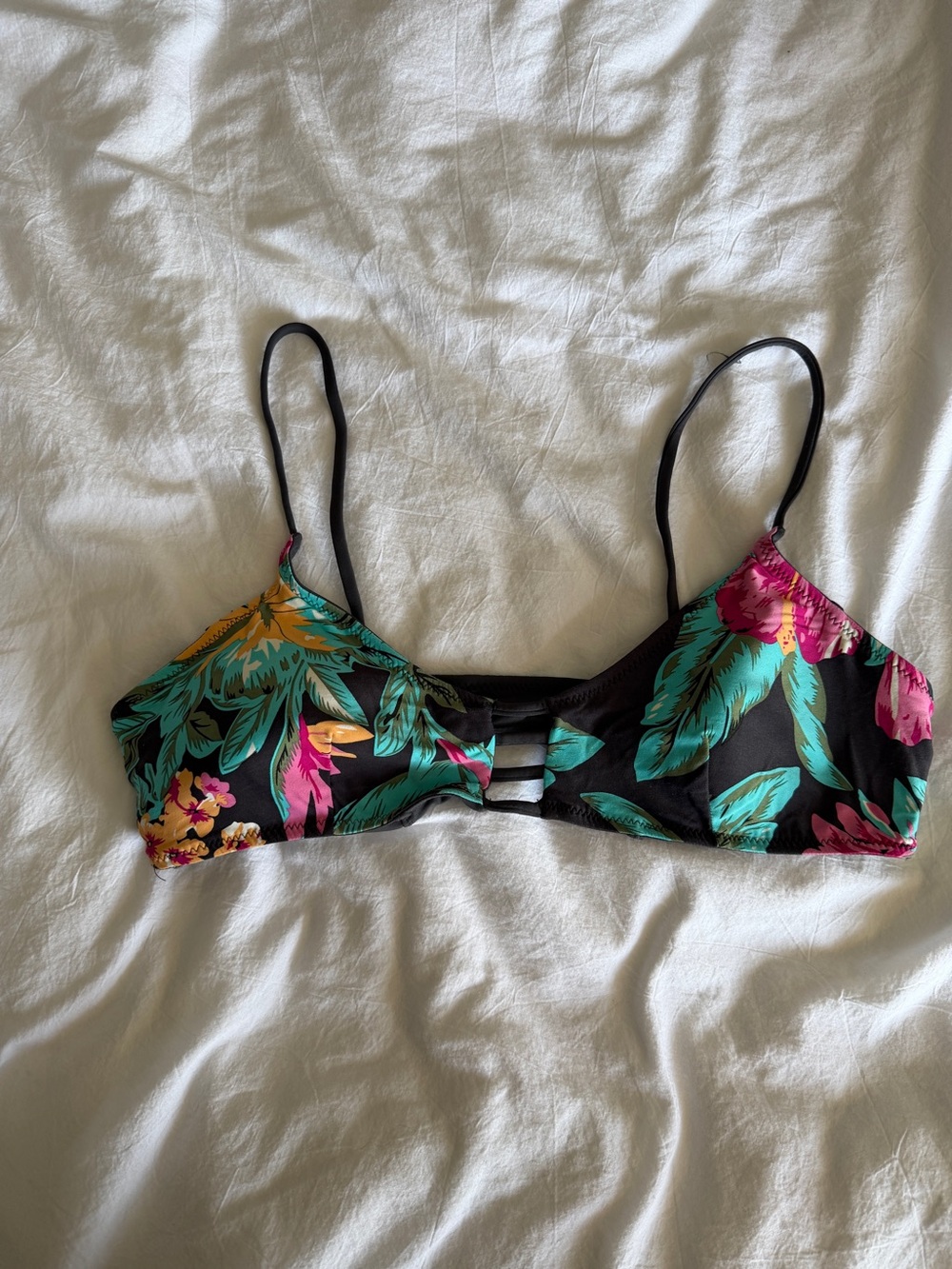 Rip Curl Women's Reversible
Paradise Found Bikini Swim Top Small Dark Gray Flora